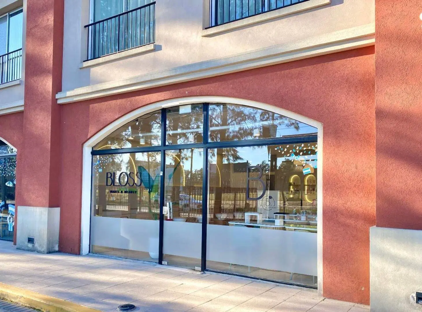 Venta Local Comercial con Renta en Pueblo Caamaño 3