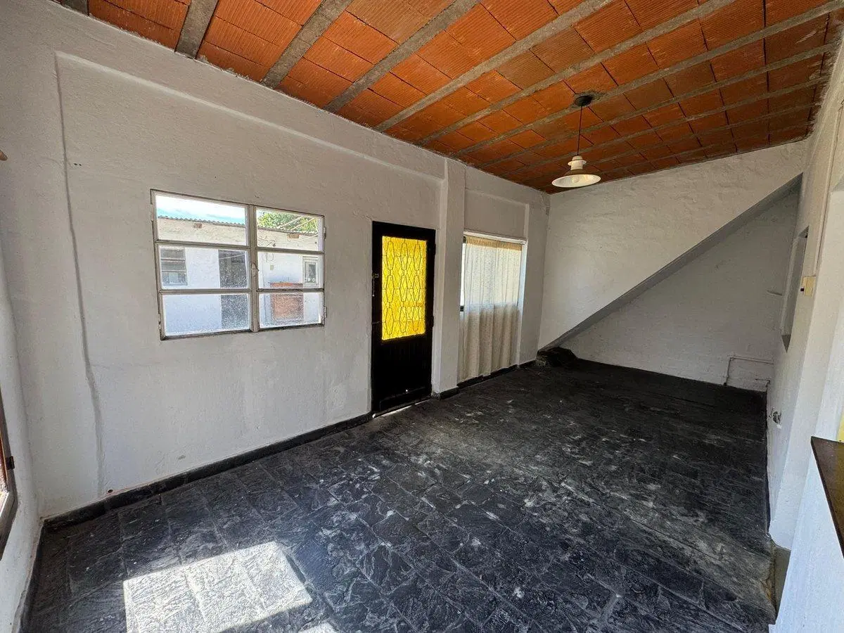 VENTA CASA 4 AMBIENTES EN GARIN. 8