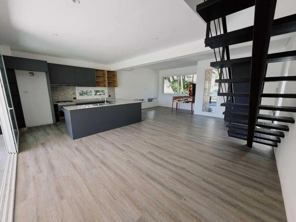 CASA EN VENTA 4 AMB. A ESTRENAR CON PILETA PACHECO 3