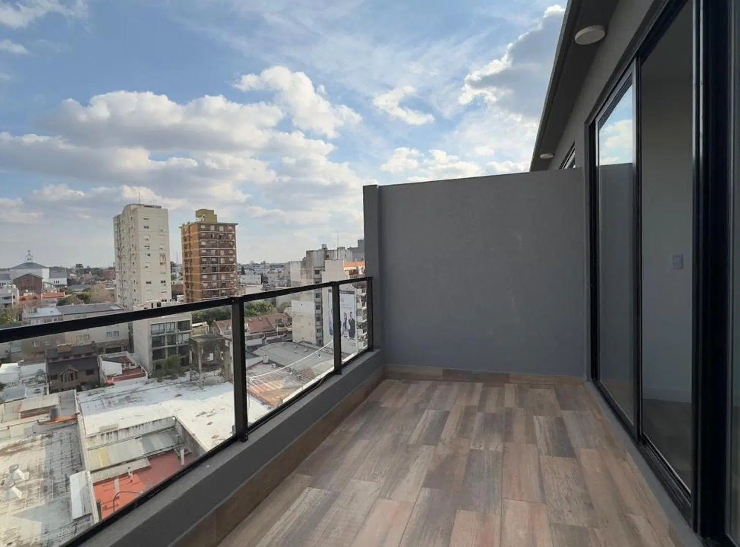 Alquiler Monoambiente  a estrenar en Coghlan 8