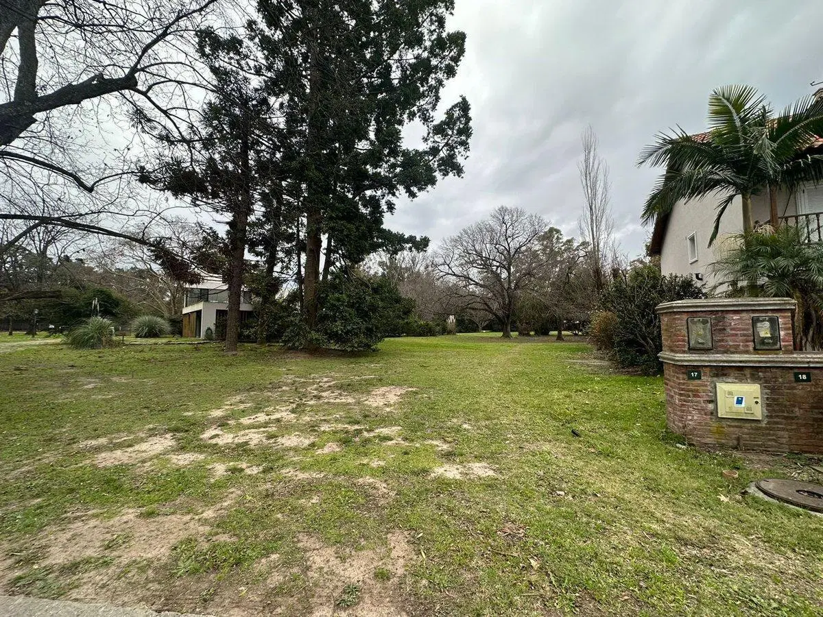 Venta de lote en barrio cerrado Fincas del Lago 4