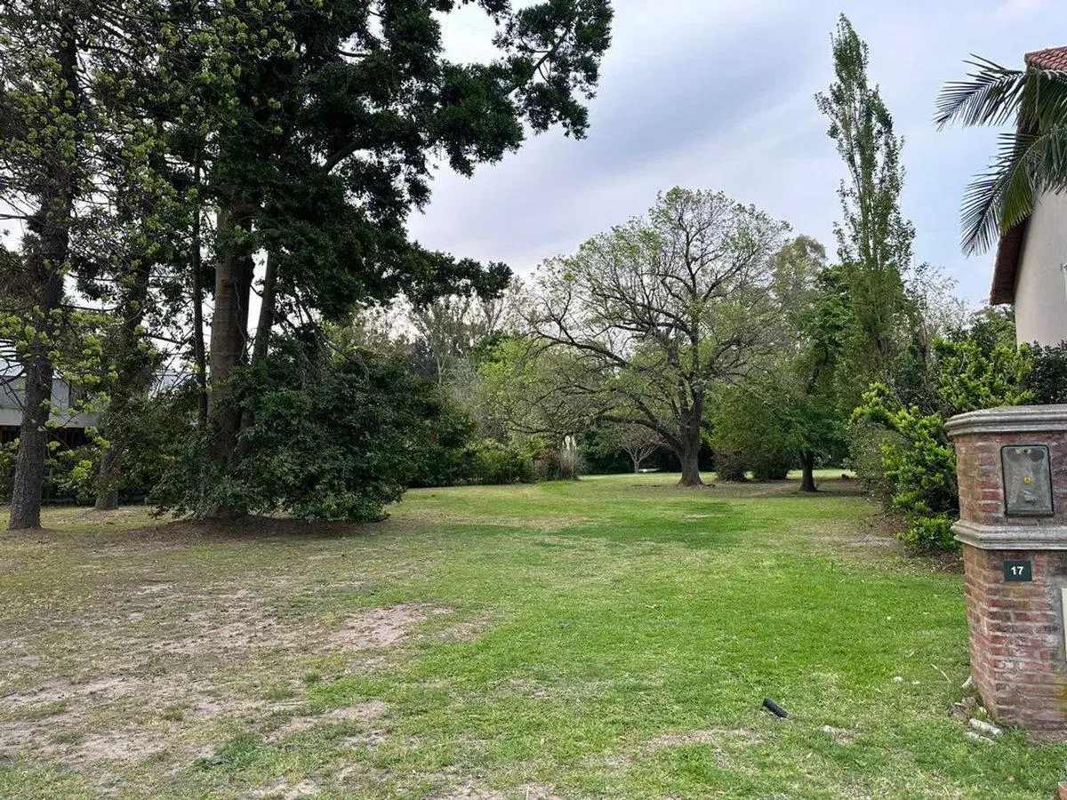 Venta de lote en barrio cerrado Fincas del Lago 2