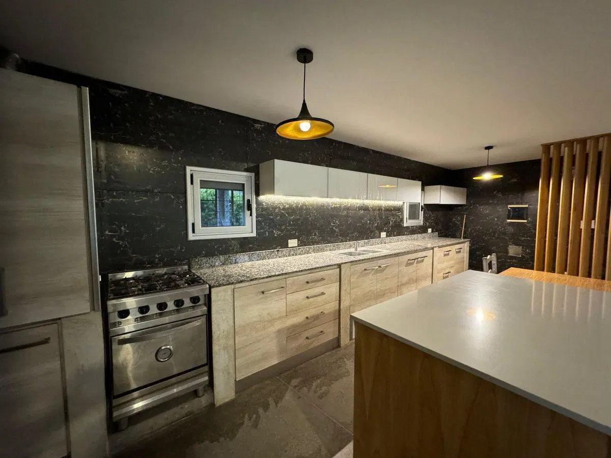 VENTA CASA DE DISEÑO BARRIO SAN MATIAS ESCOBAR 2