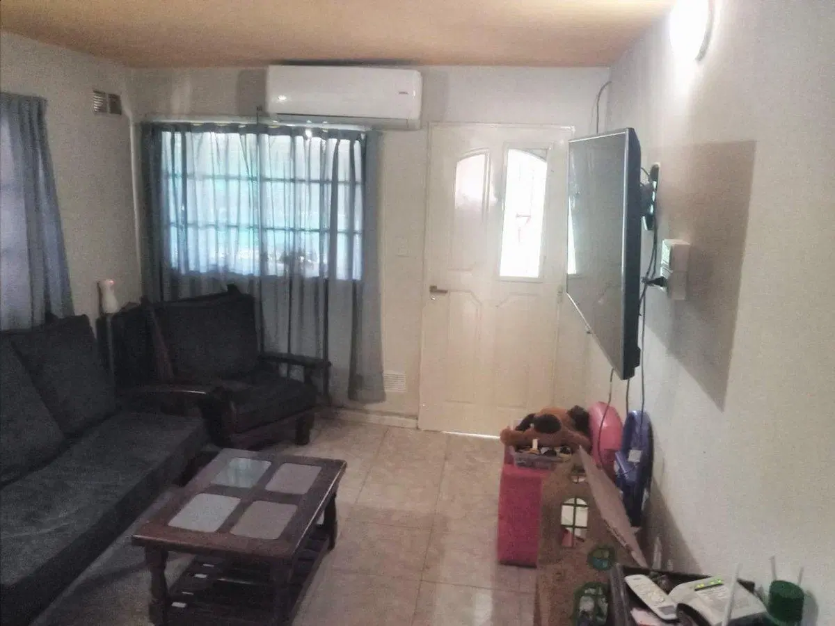 Venta de casa de 3 amb y local comercial en Moreno 3