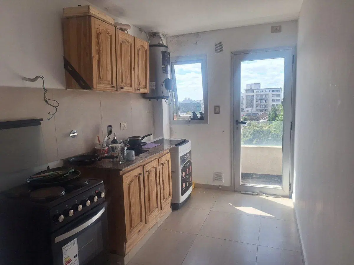 DEPARTAMENTO DE 2 AMBIENTES EN VENTA EN MORENO 8
