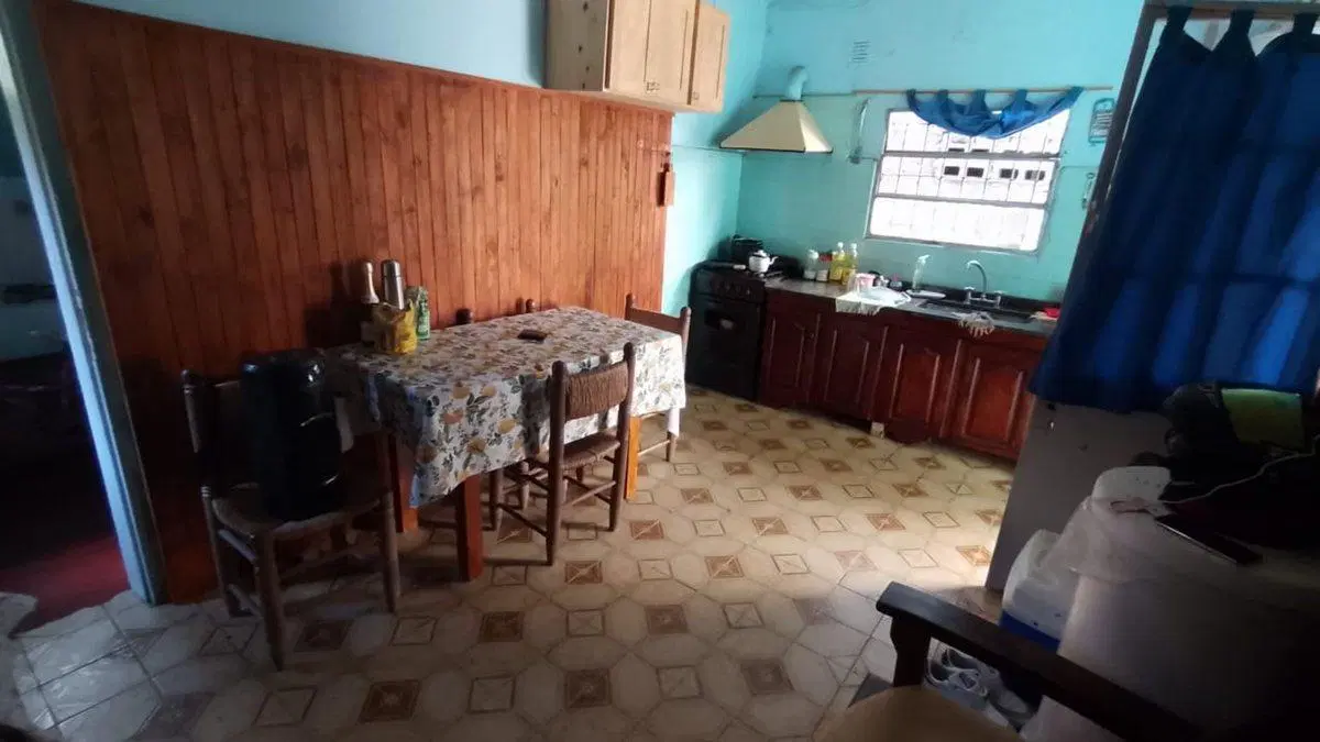 VENTA CASA 3 AMBIENTES Y 2 DEPARTAMENTOS TIGRE 8