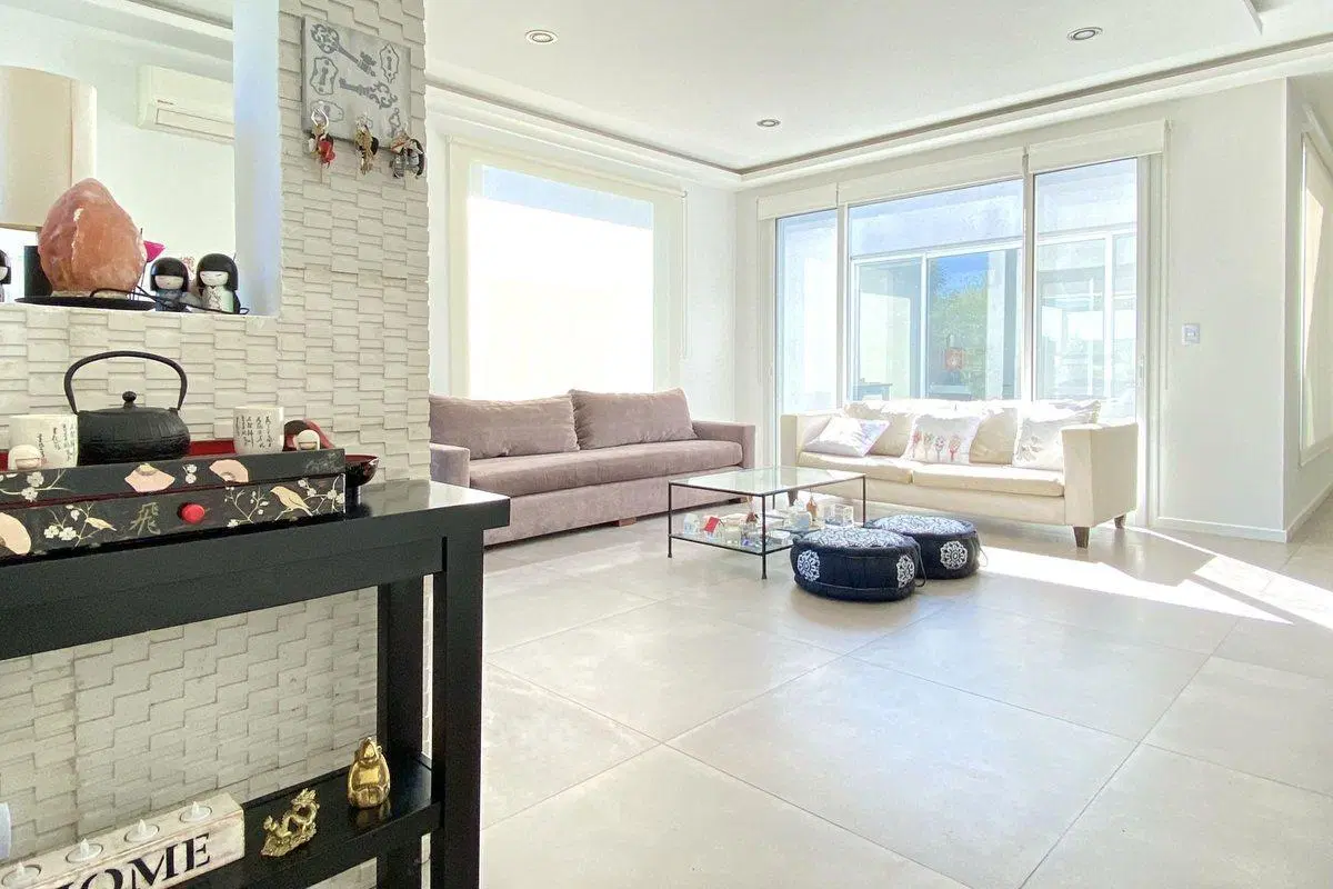 Venta Casa 1 Planta 5 Amb. Pileta a Laguna Cantón 2