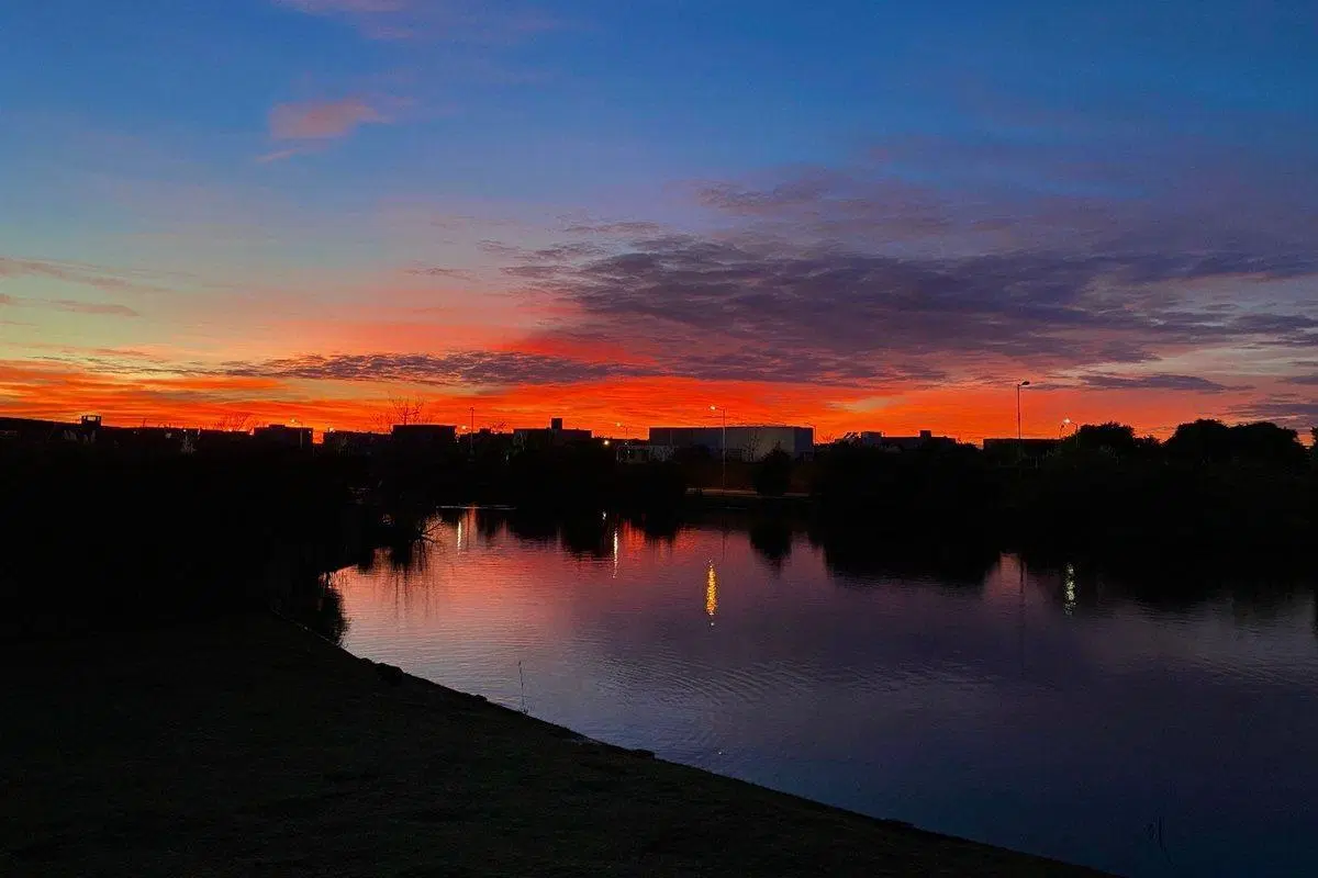Venta Casa 1 Planta 5 Amb. Pileta a Laguna Cantón 8