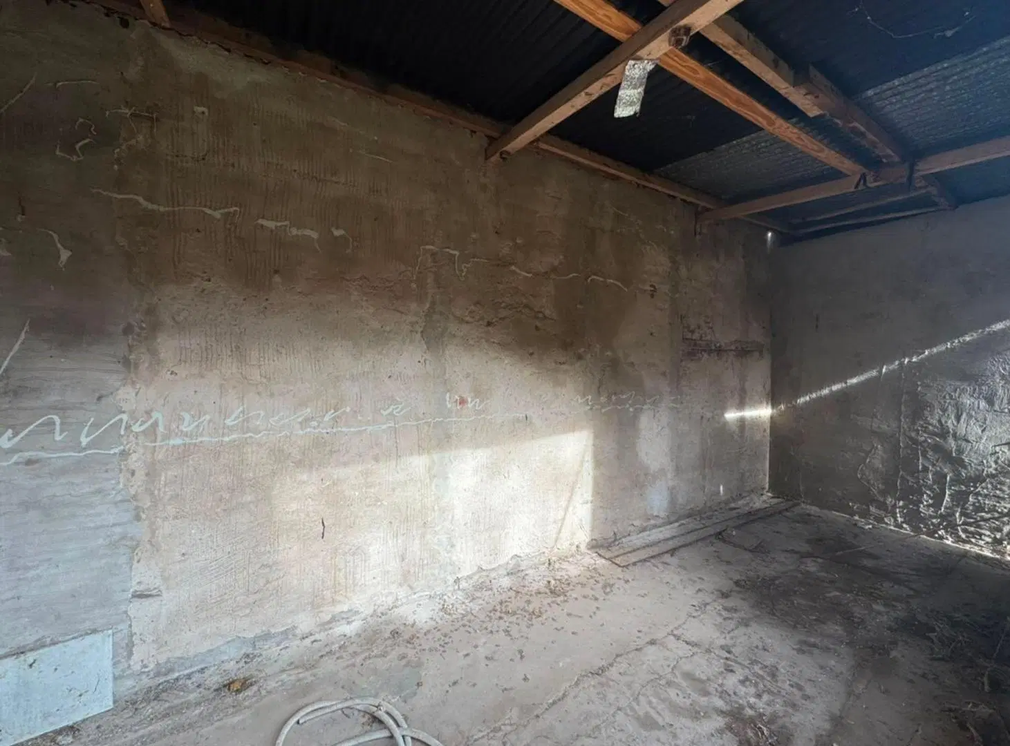 CASA EN VENTA EN MATHEU A REFACCIONAR 3