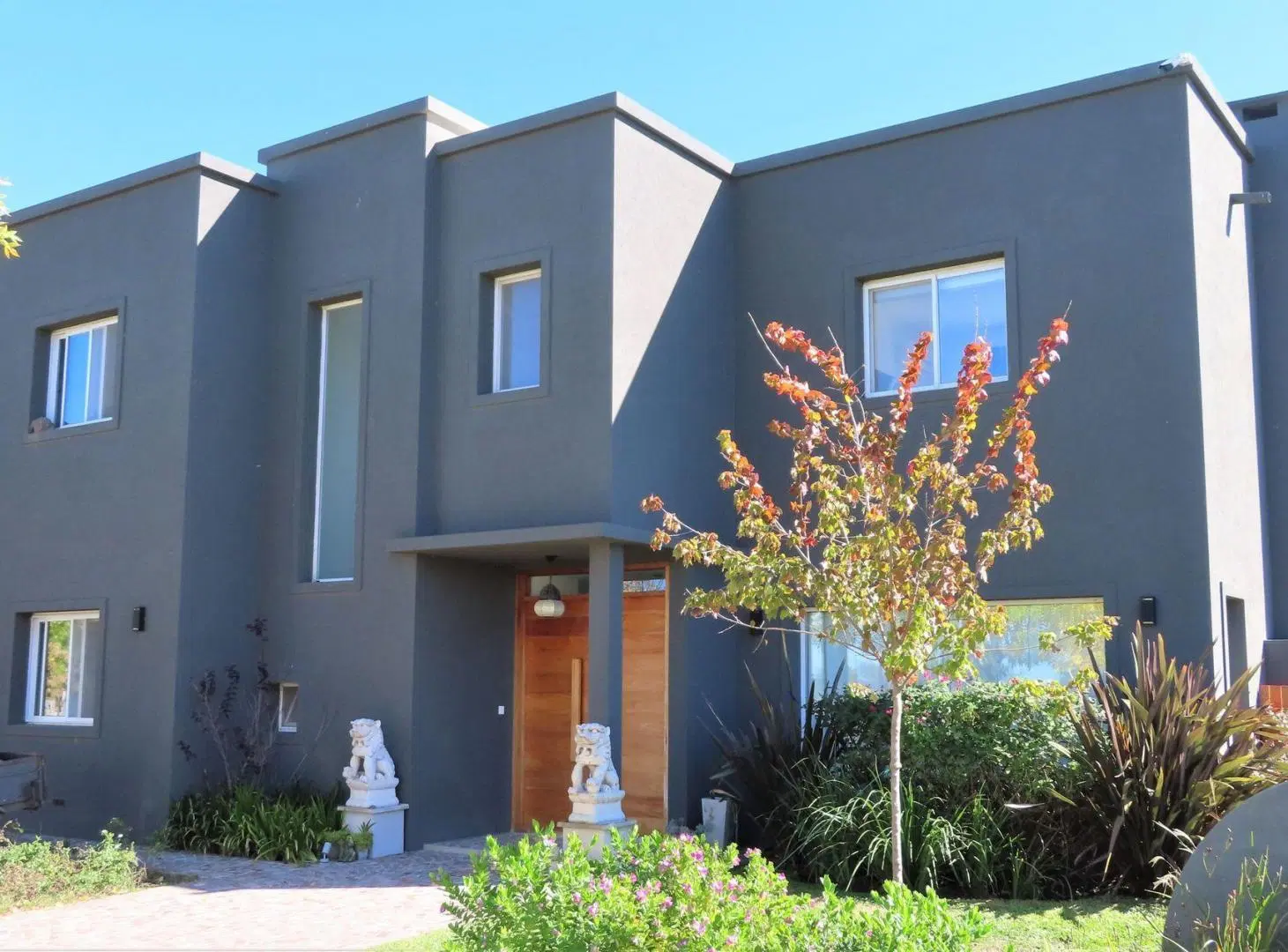 Venta Casa 4 Domitorios a la Laguna en El Cantón 2
