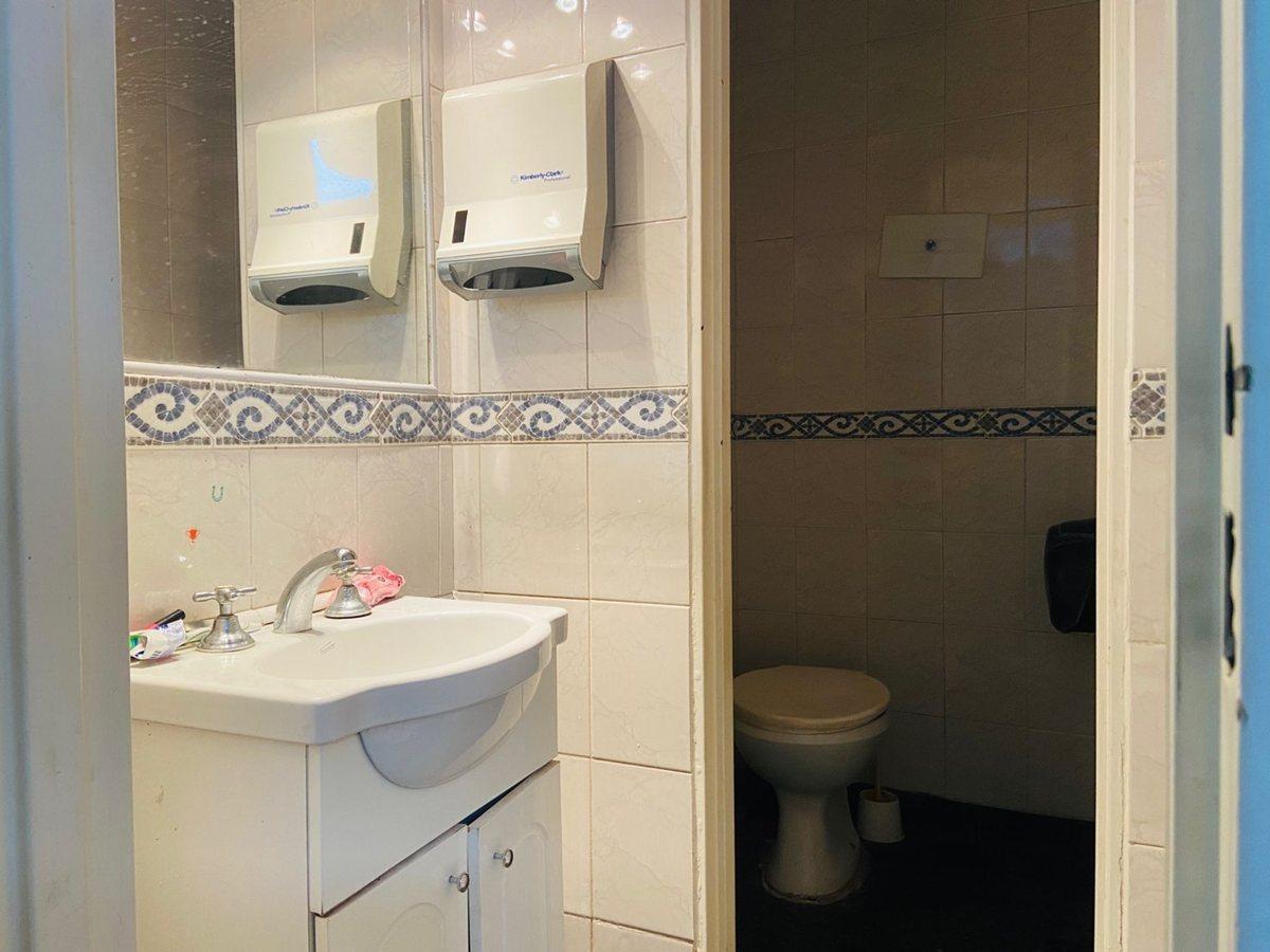Foto de VENTA AMPLIO LOCAL EN RECOLETA, imagen 1