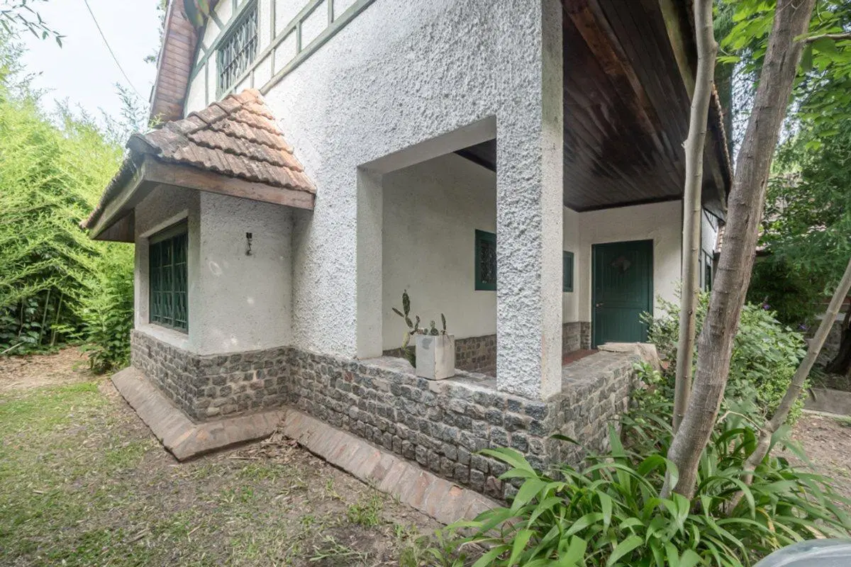 CASA DE 7 AMBIENTES EN VENTA EN TIGRE CENTRO 5