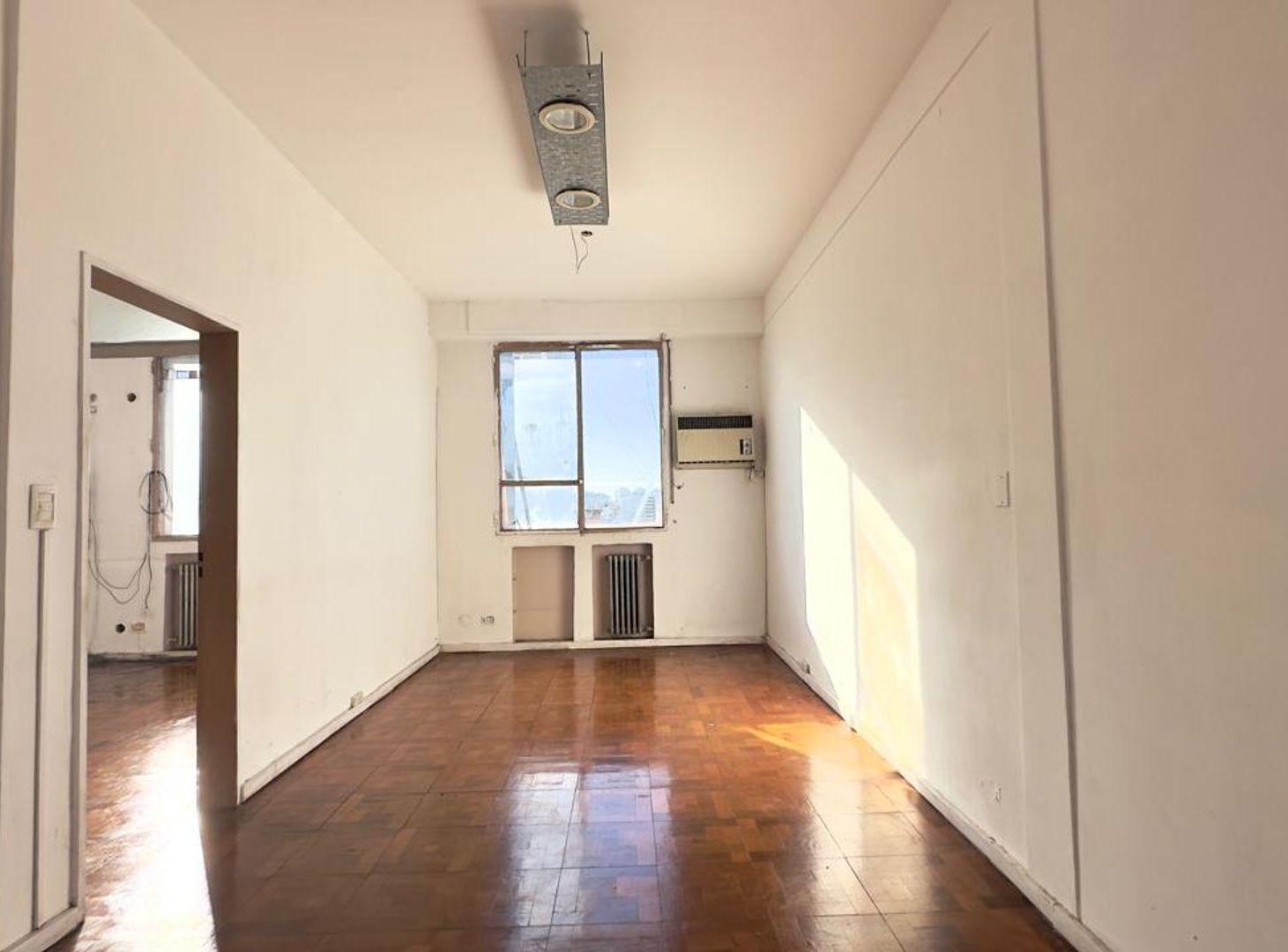 Foto de OFICINA/ESTUDIO EN VENTA, A REFECCIONAR., imagen 1