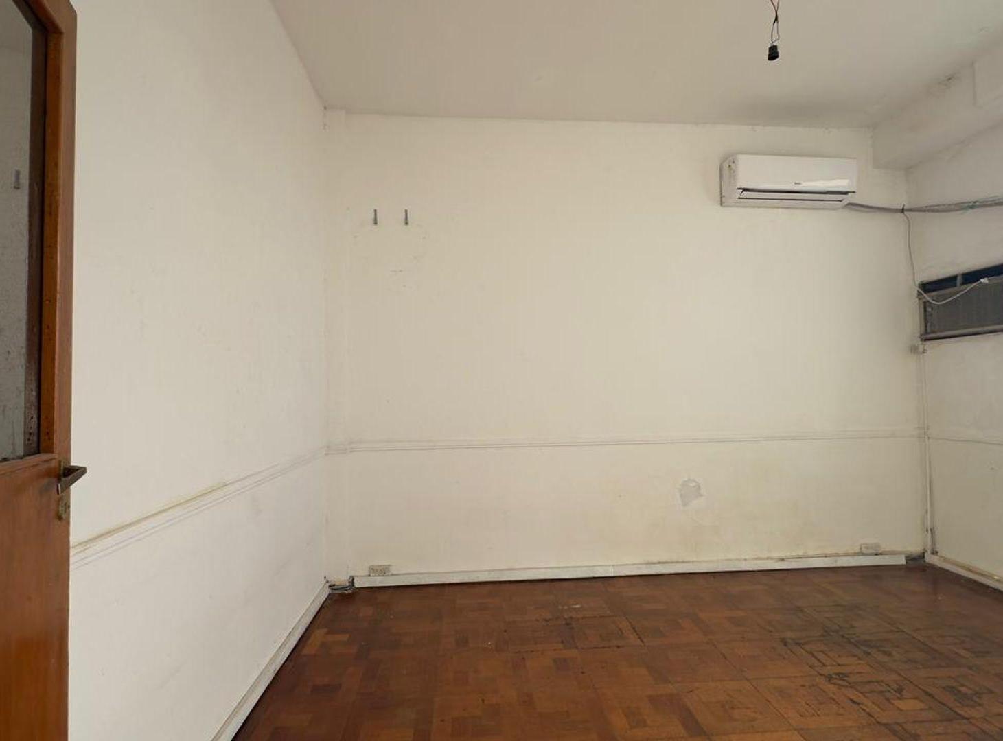 Foto de OFICINA/ESTUDIO EN VENTA, A REFECCIONAR., imagen 5