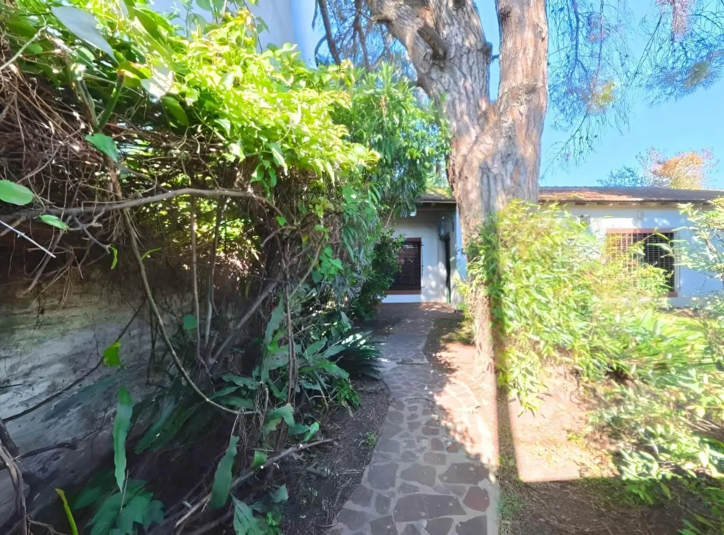 VENTA LOTE 550M2 ZONIFICACION UCA EN PILAR CENTRO 4