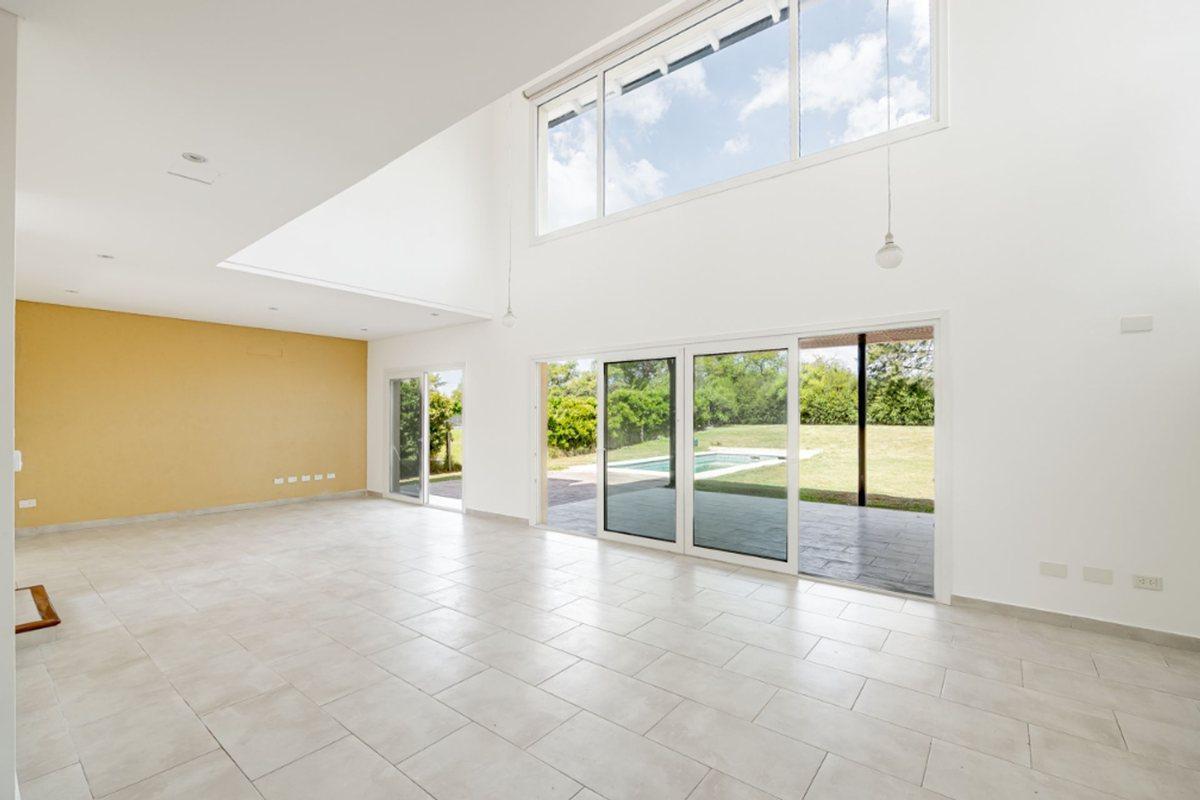 Foto de VENTA CASA 5 AMBIENTES EN SAN MATIAS, imagen 3