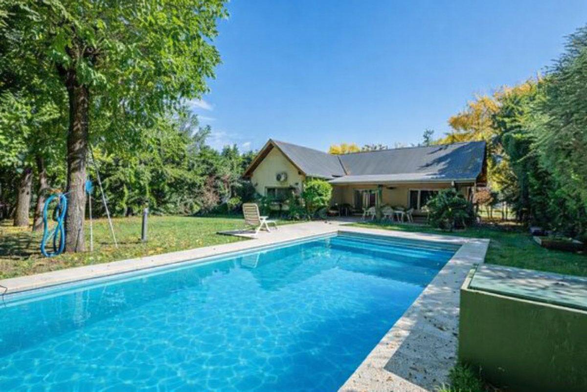 Foto de Venta Casa 4 amb Pileta Barrio La Arboleda Garin, imagen 1