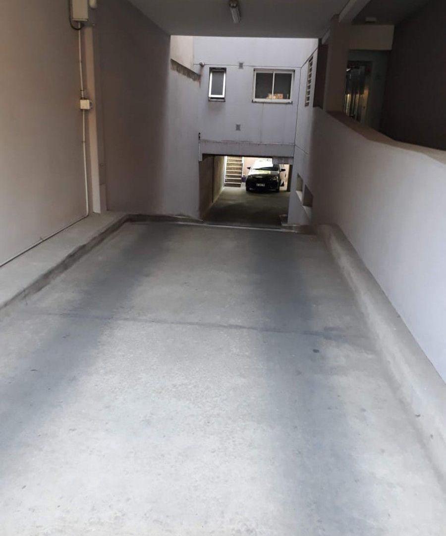 Foto de Venta cochera cubierta fija San Isidro, imagen 2