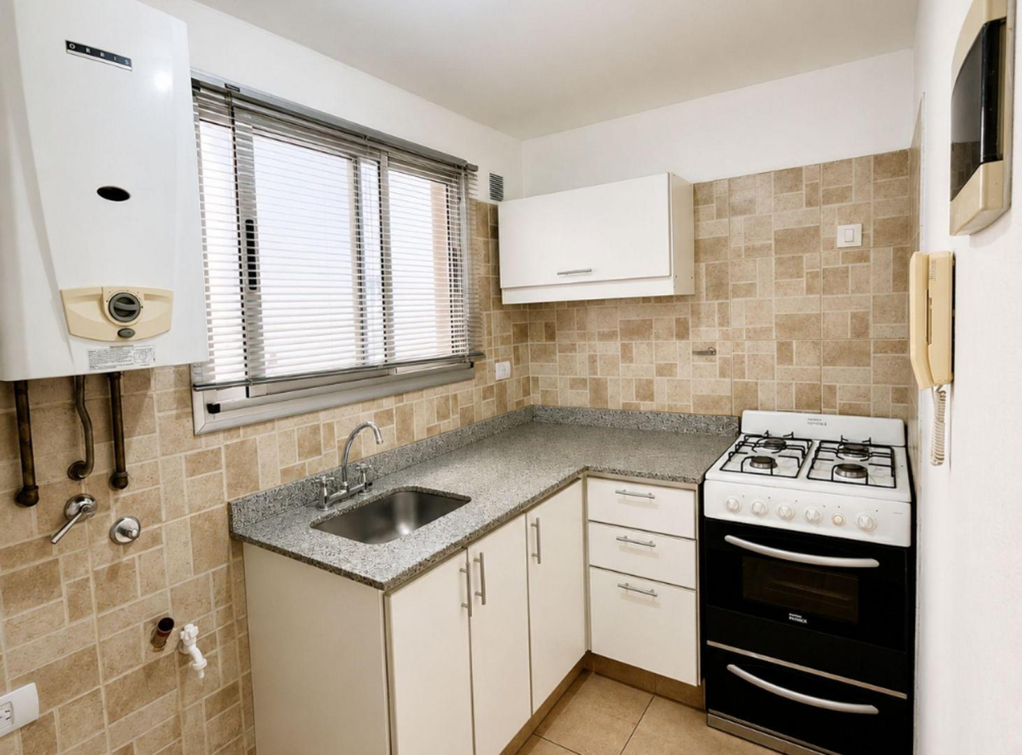 Foto de DPTO 2 AMB EN VENTA EN SAN FERNANDO C/ COCHERA, imagen 2