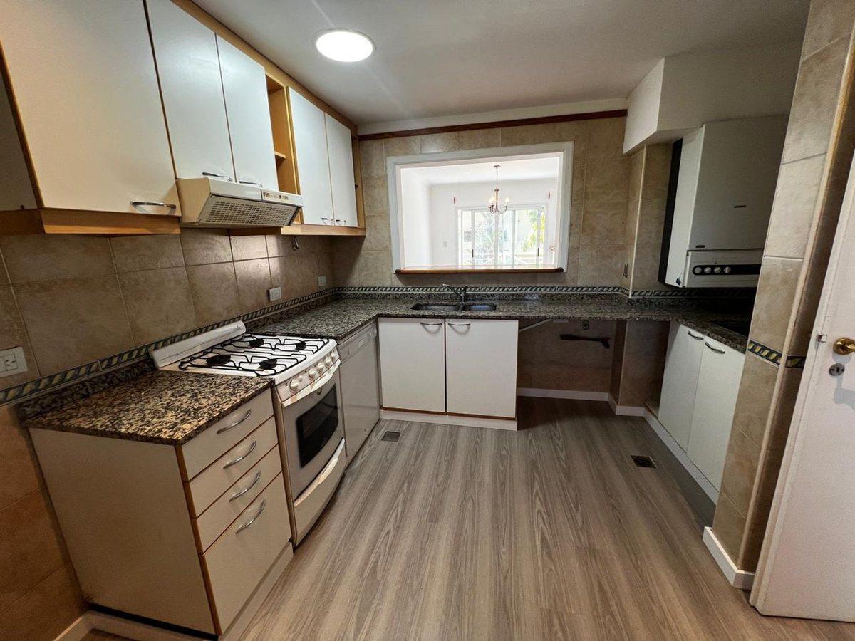 Foto de Venta Triplex 5 amb. en Barrio Náutico con amarra, imagen 3