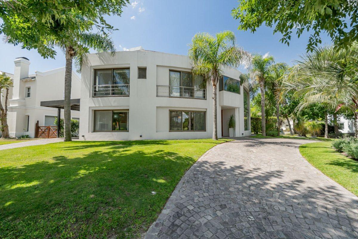Foto de Casa en Venta 6 ambientes en Barrio Septiembre, imagen 2
