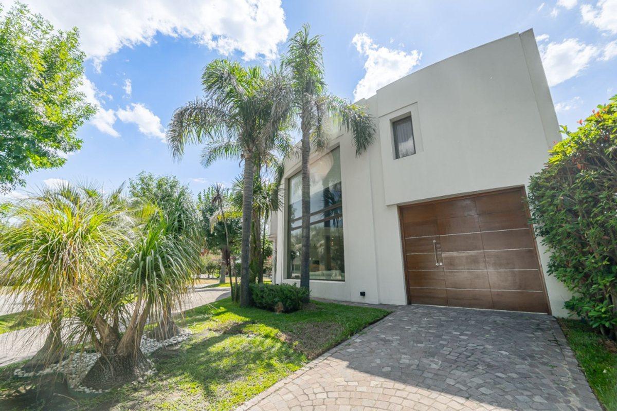 Foto de Casa en Venta 6 ambientes en Barrio Septiembre, imagen 4