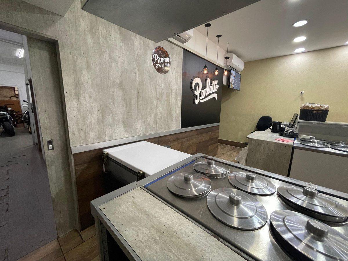 Foto de VENTA LOCAL (420M2) EN TIGRE CENTRO AV CAZON, imagen 1