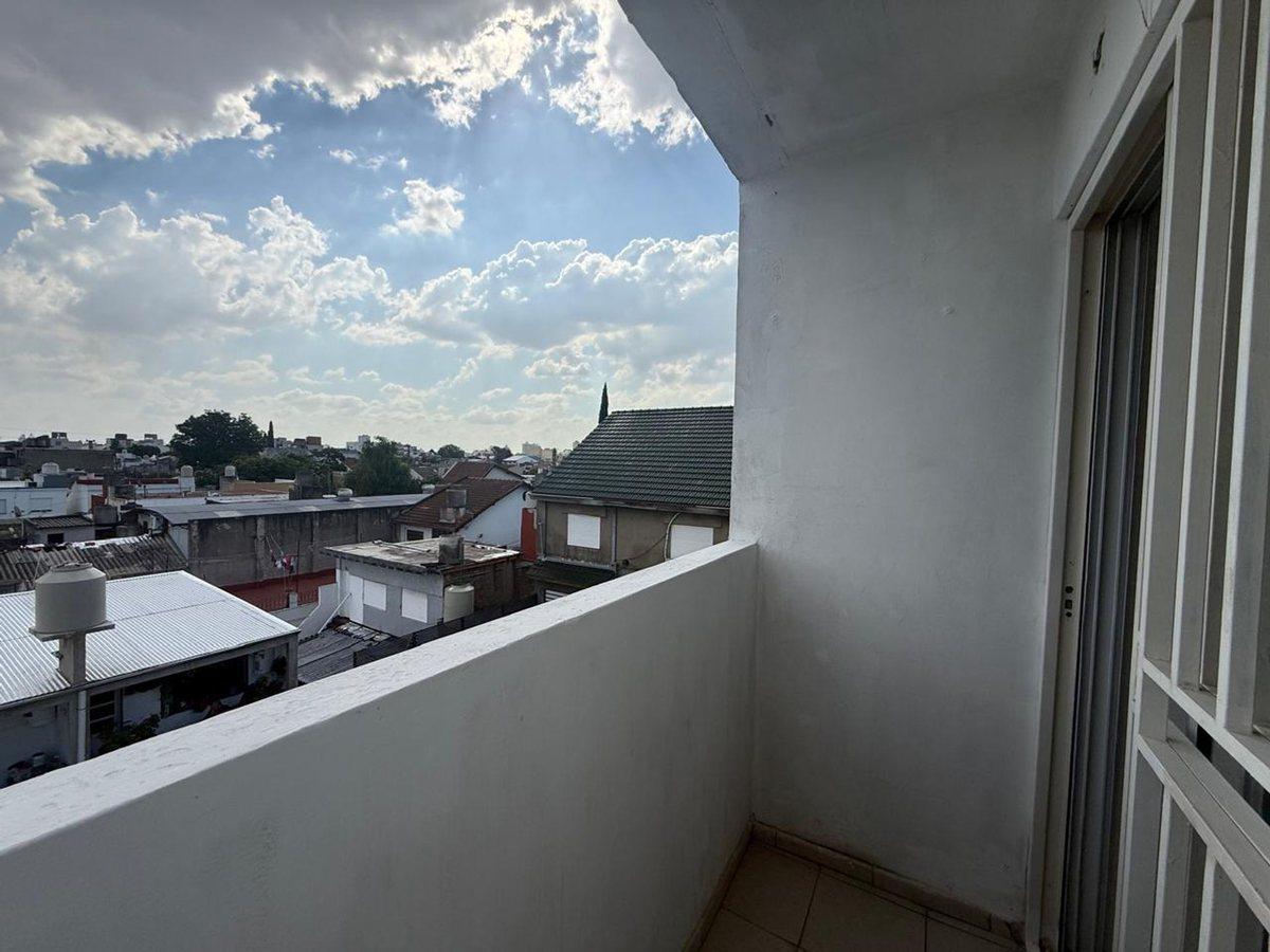 Foto de VENTA DEPARTAMENTO 2 AMBIENTES EN RAMOS MEJIA, imagen 1