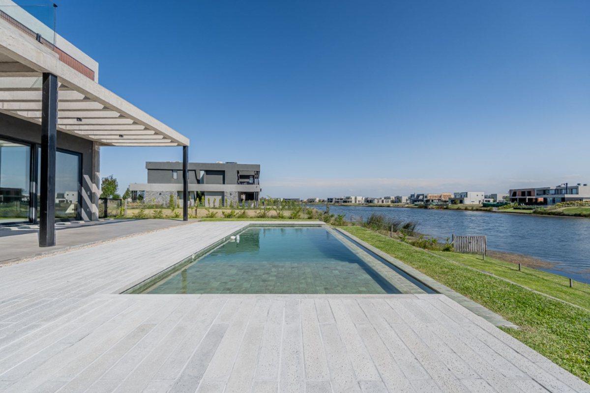 Foto de VENTA CASA EN PUERTOS DEL LAGO RIBERA A LA LAGUNA, imagen 2
