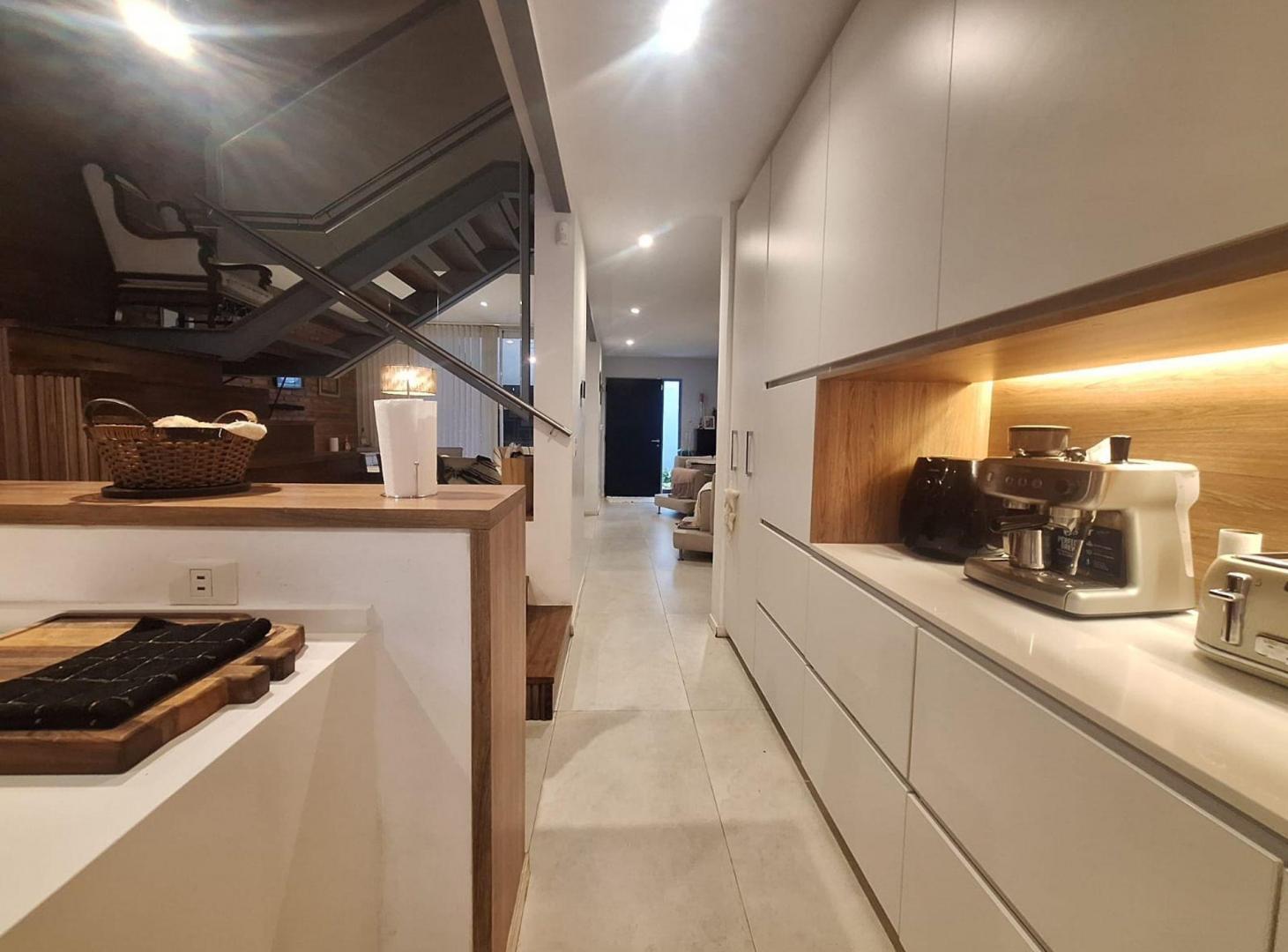 Foto de CASA DE 5 AMBIENTES EN VENTA EN TORTUGUITAS, imagen 2