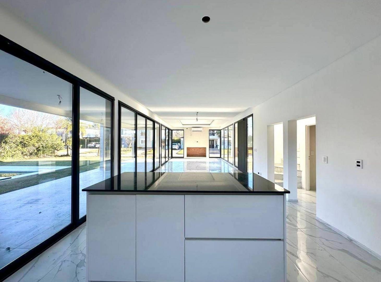 Foto de Casa en Venta 5 amb en Haras Santa Maria, imagen 1