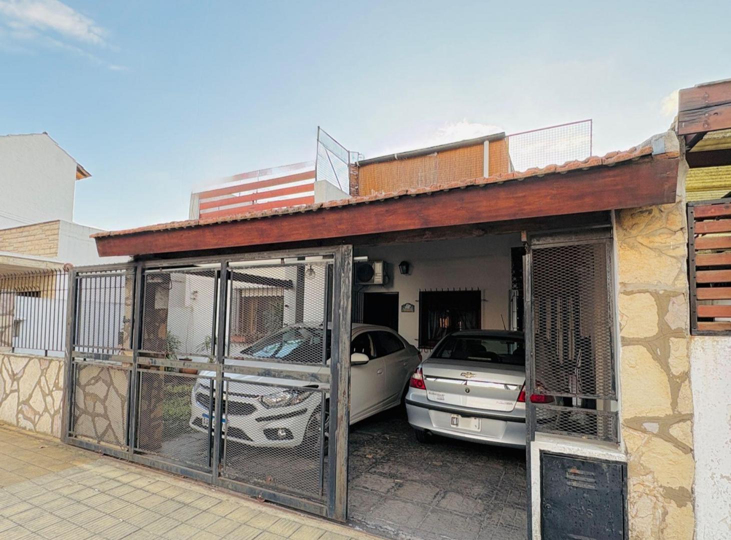 Foto de VENTA CASA 3 DORMITORIOS 2 COCHERAS VILLA ADELINA, imagen 1