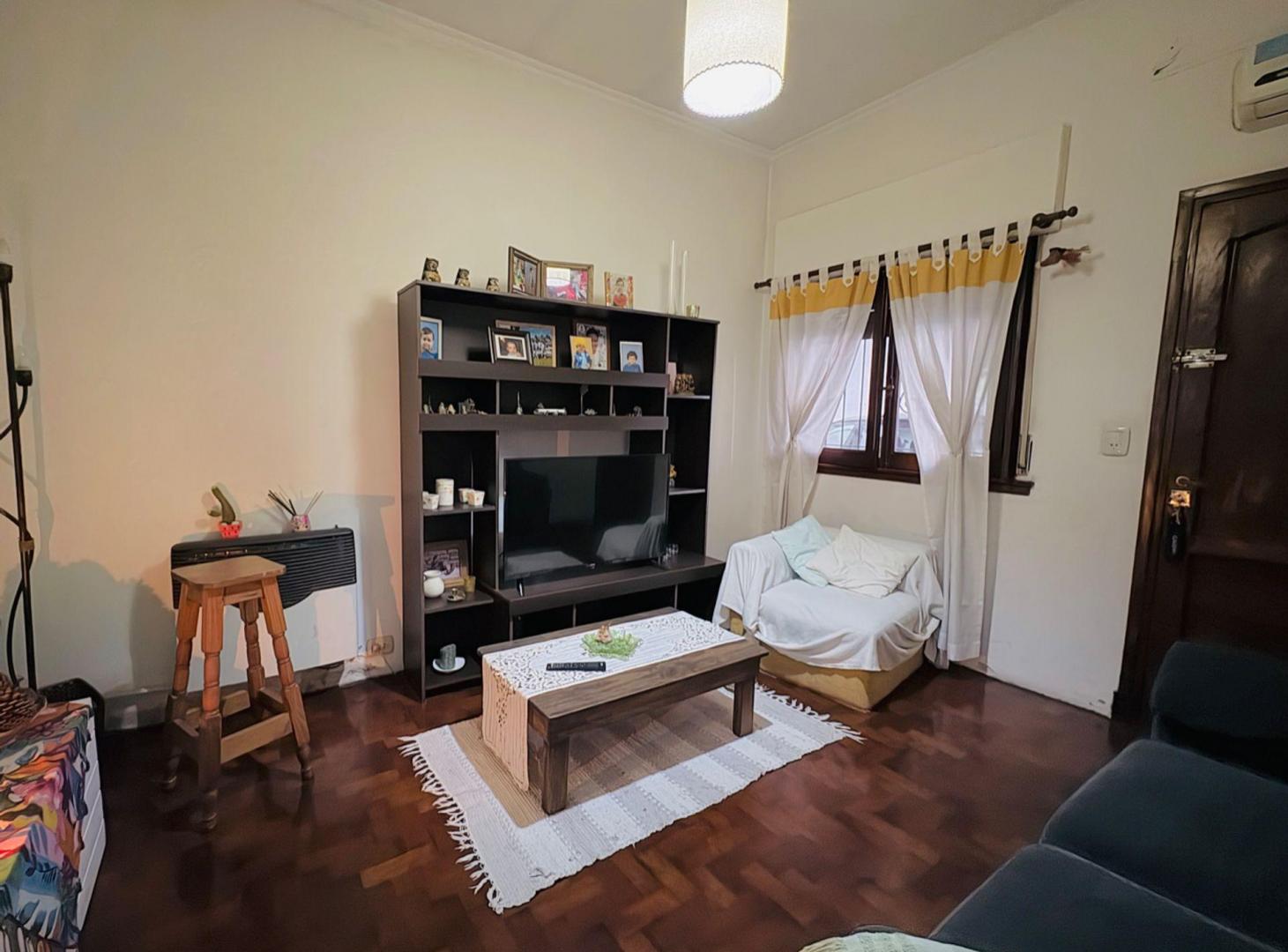 Foto de VENTA CASA 3 DORMITORIOS 2 COCHERAS VILLA ADELINA, imagen 5