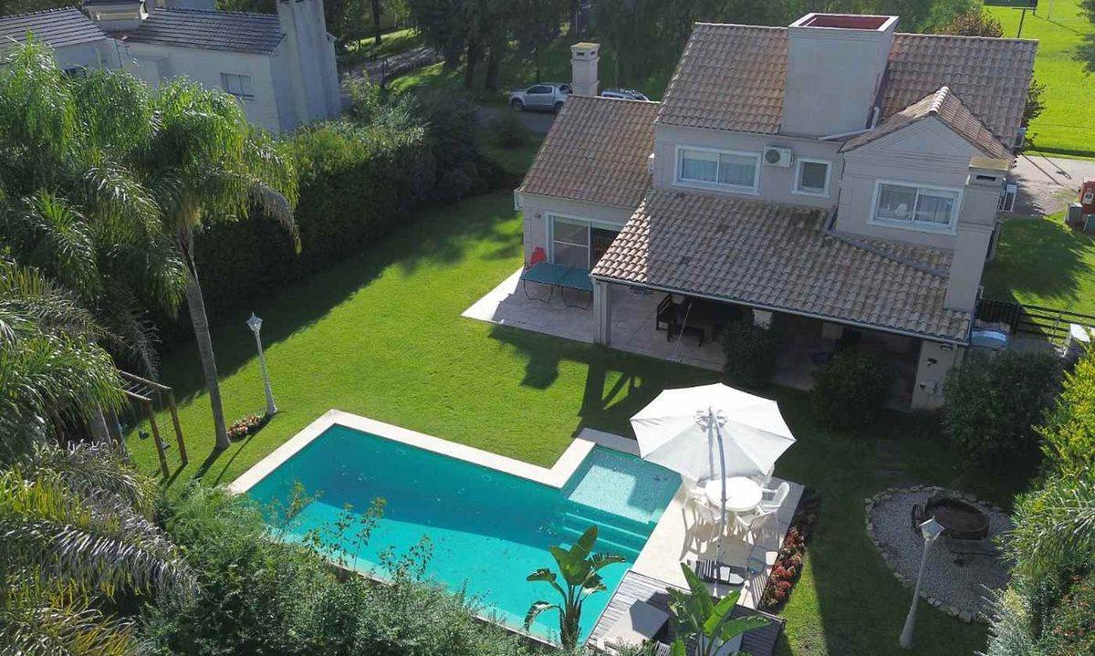 Foto de Casa en venta en Barrio La Peregrina Pilar, imagen 1