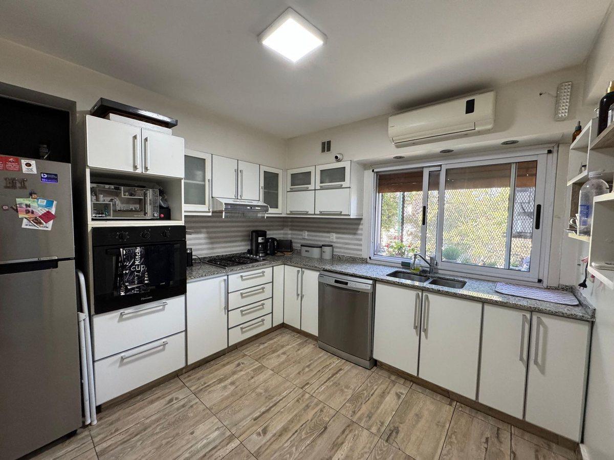 Foto de VENTA DEPTO 5 AMBIENTES EN VERSALLES C/COCHERA, imagen 5