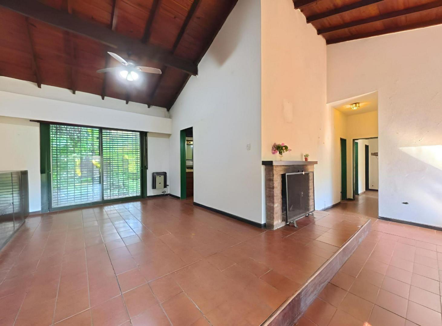 Foto de VENTA LOTE 550M2 ZONIFICACION UCA EN PILAR CENTRO, imagen 2