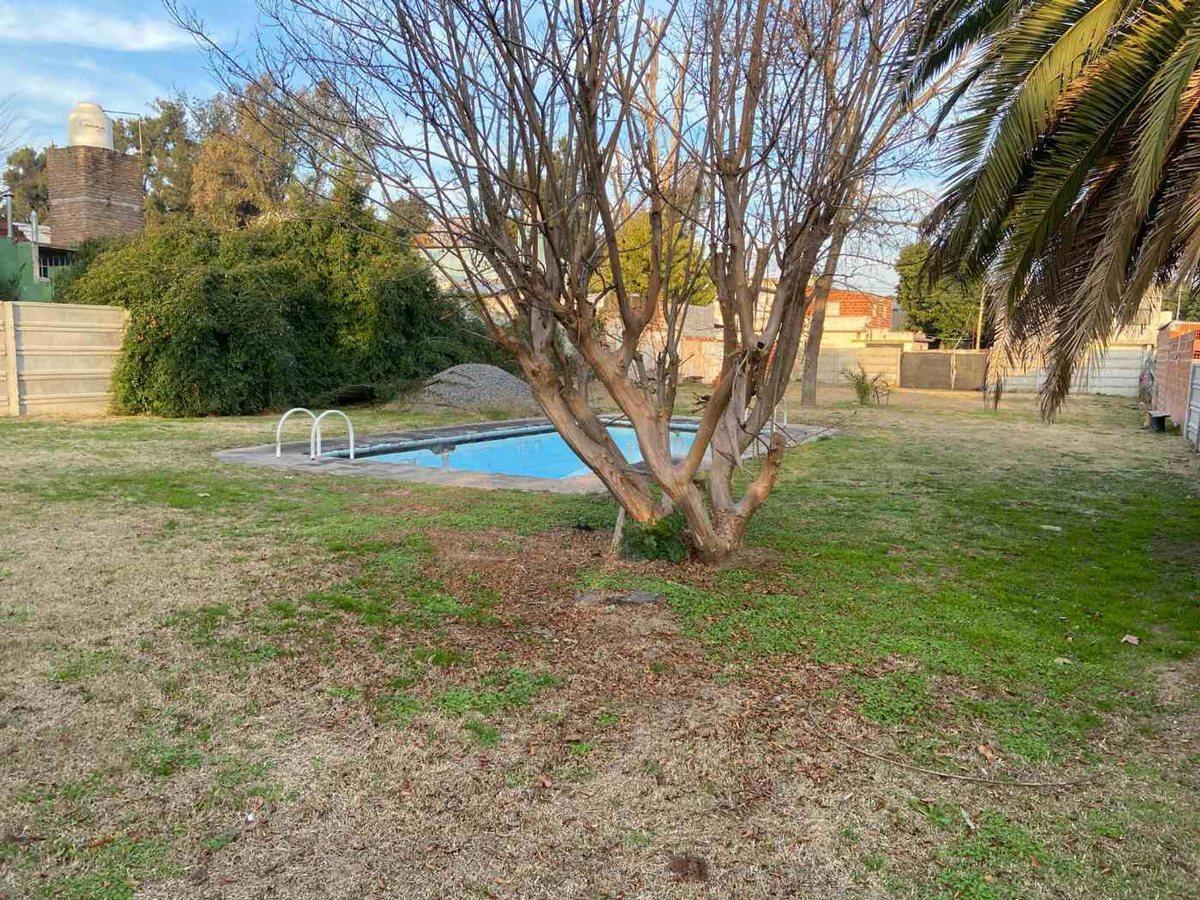Foto de VENTA LOTE 902 M2 EL TALAR CON PILETA, AGUA, LUZ., imagen 2