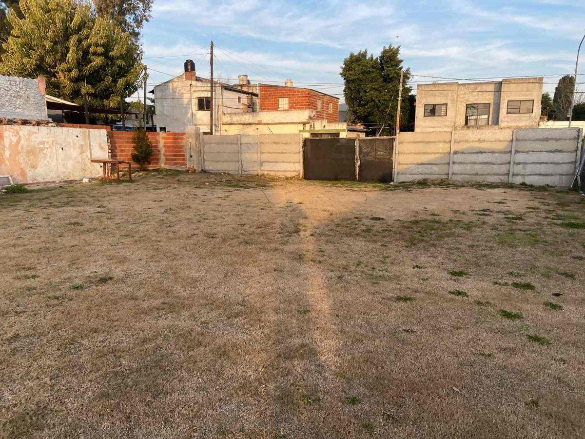Foto de VENTA LOTE 902 M2 EL TALAR CON PILETA, AGUA, LUZ., imagen 3