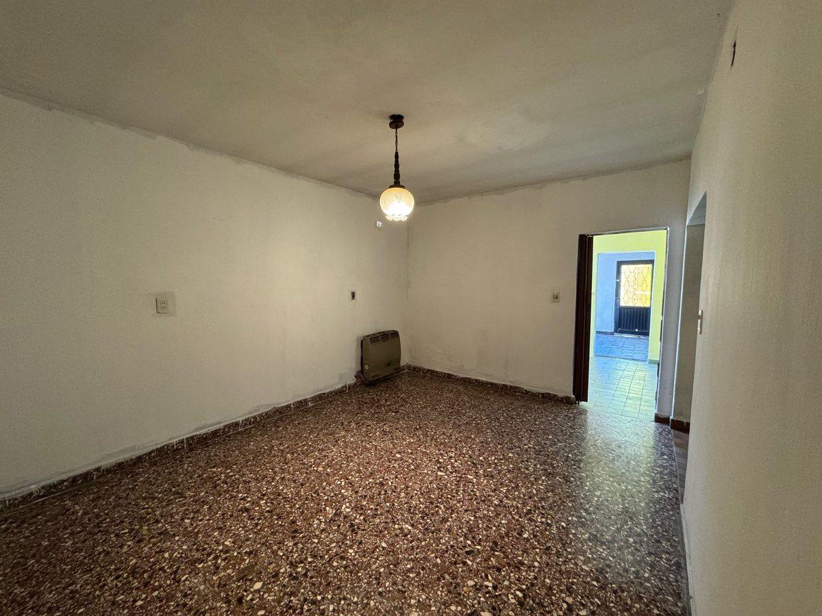 Foto de VENTA CASA 4 AMBIENTES EN GARIN., imagen 4