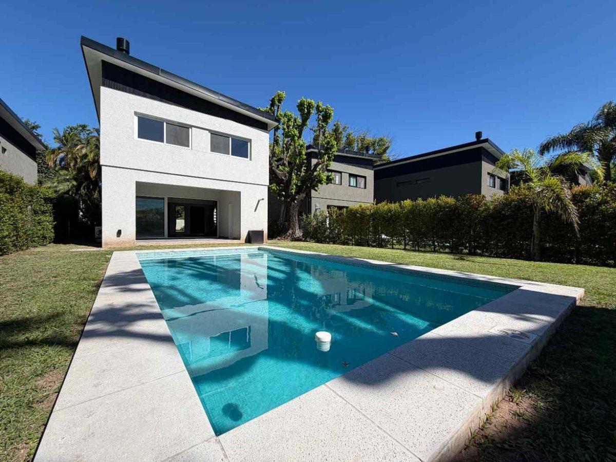 Foto de CASA EN VENTA 4 AMB. A ESTRENAR CON PILETA PACHECO, imagen 1