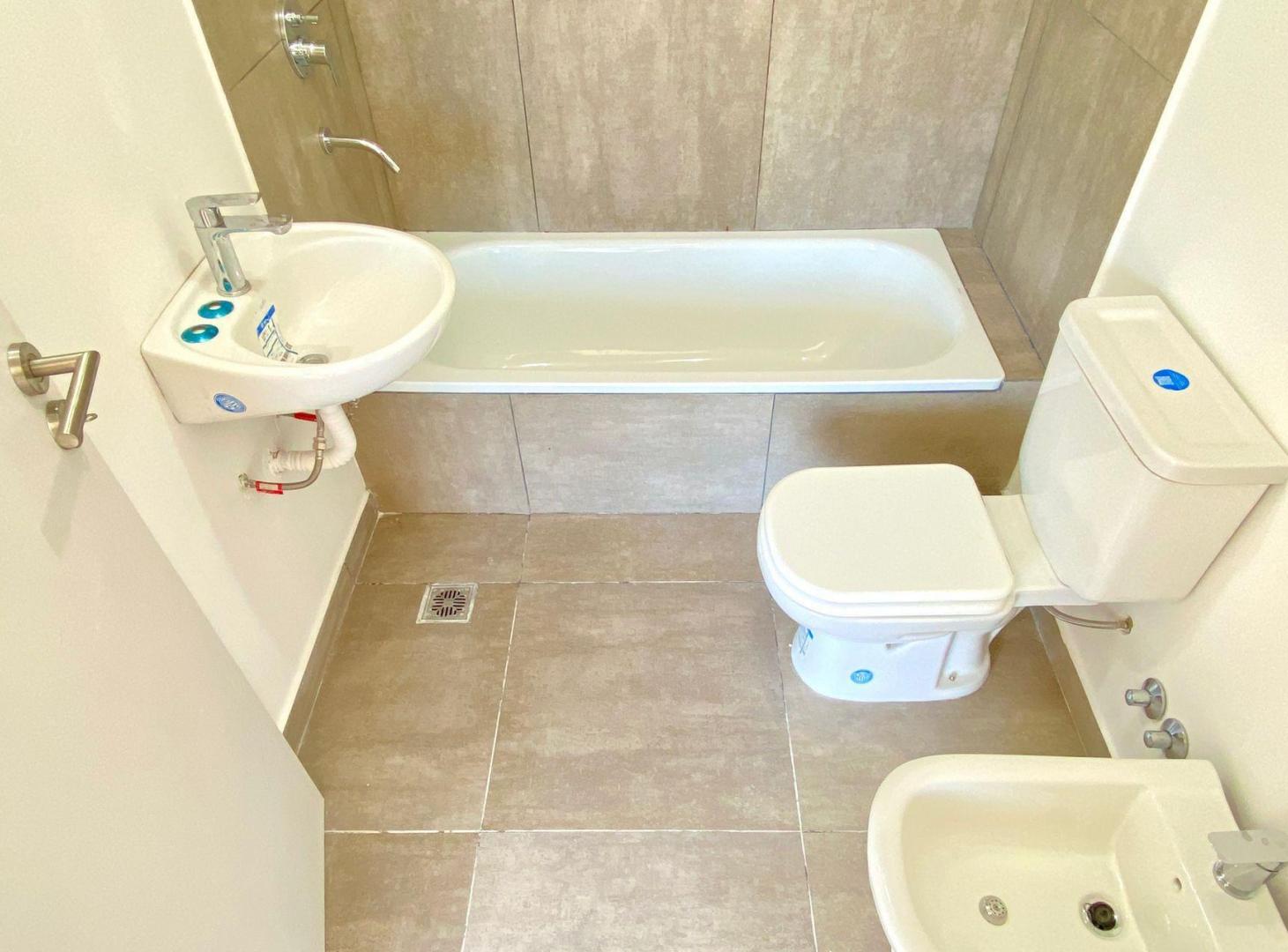 Foto de Venta Locales y Depto con Renta en Pueblo Caamaño, imagen 3