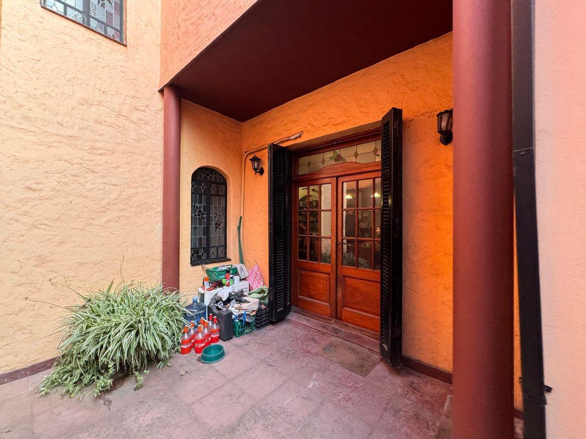 Foto de venta de casa en Temperley de 5 ambientes, imagen 3