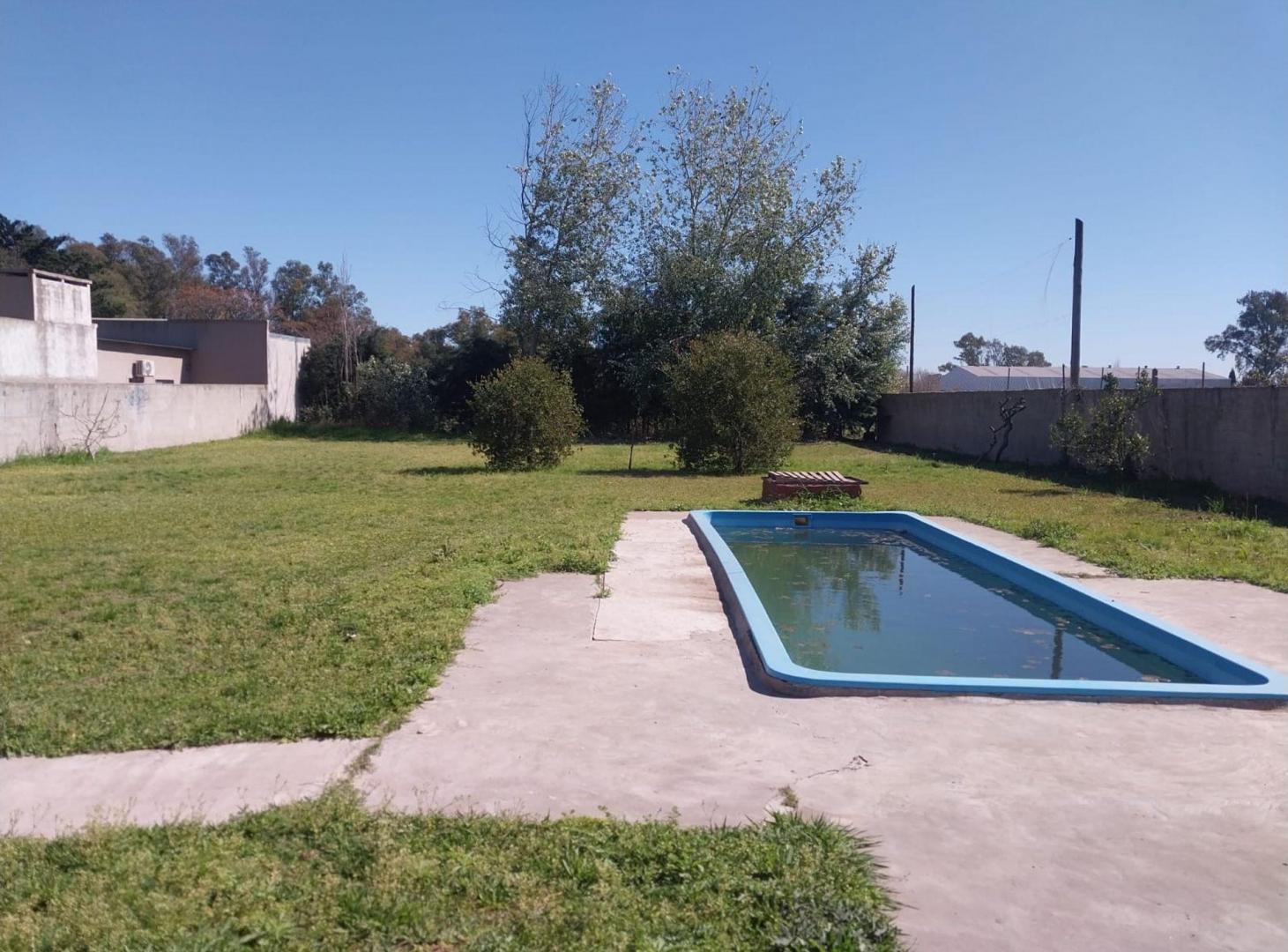 Foto de Venta de terreno en Zarate con casa y pileta, imagen 2