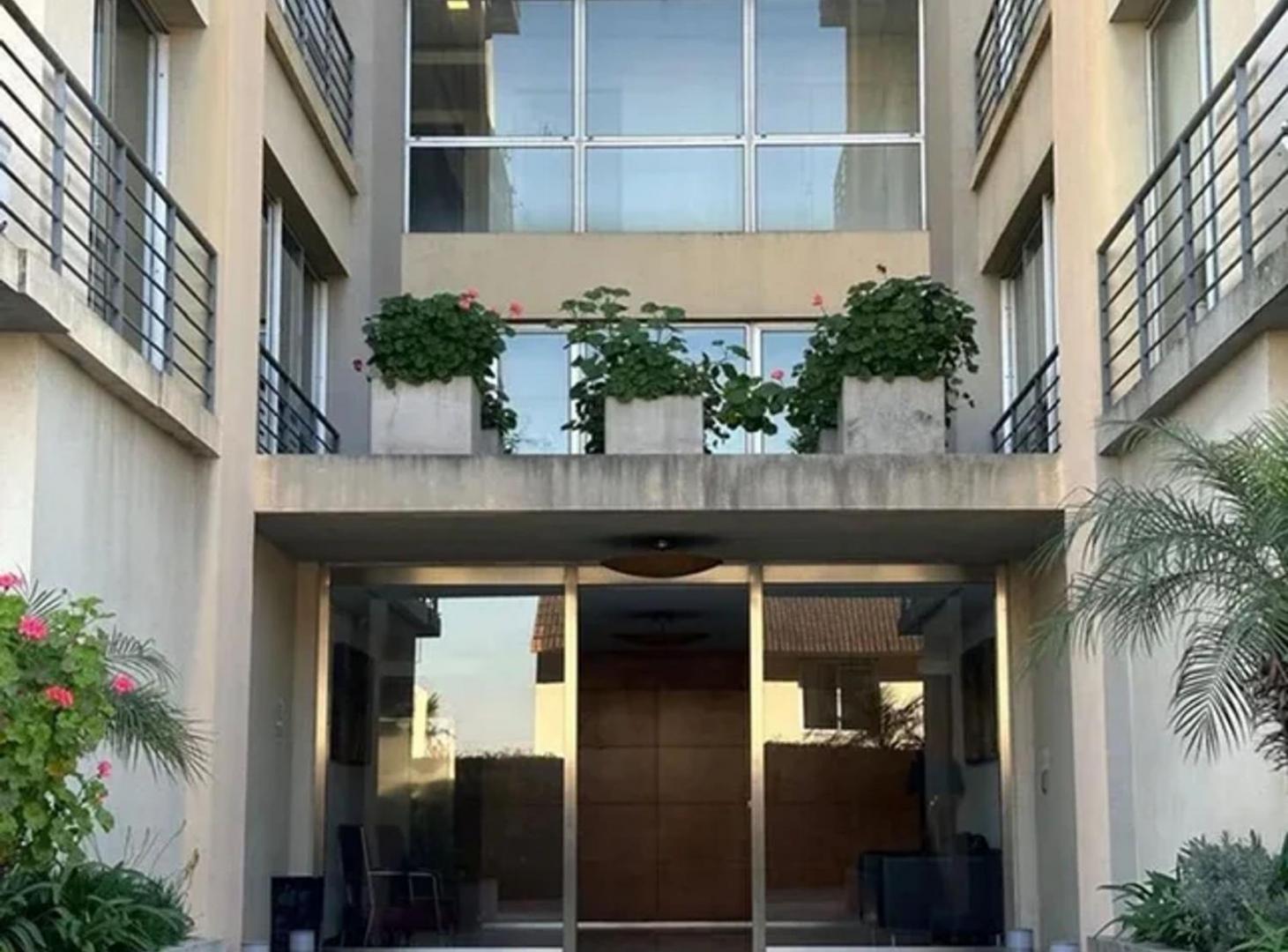 Foto de DEPARTAMENTO 2AMBIENTES EN TIGRE 75M2 COCHERA CUB, imagen 2