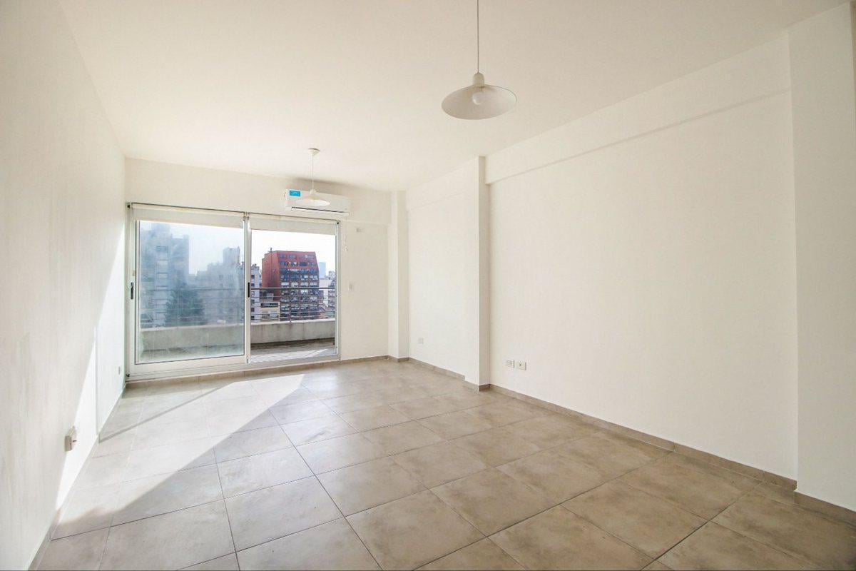 Foto de Venta Monoambiente luminoso con balcon Monserrat, imagen 1