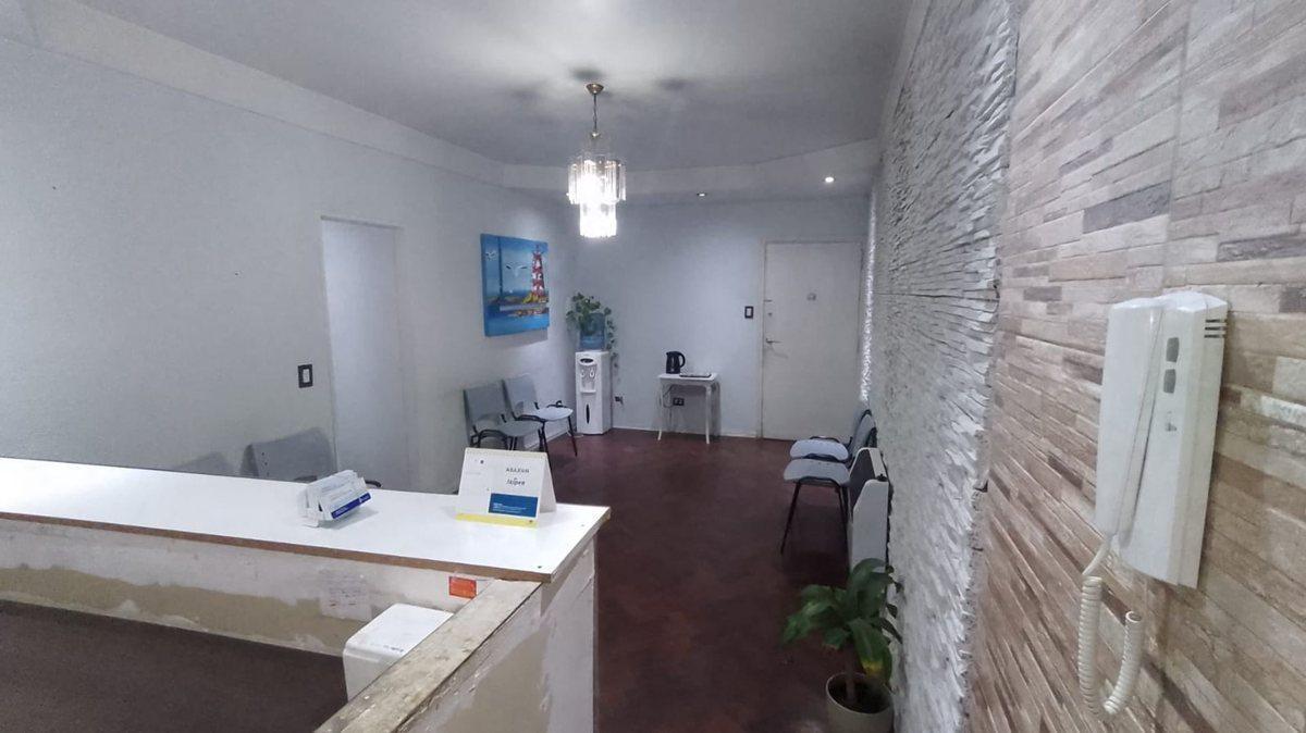 Foto de VENTA DEPARTAMENTO 4 AMBIENTES CON PATIO BARRACAS, imagen 3