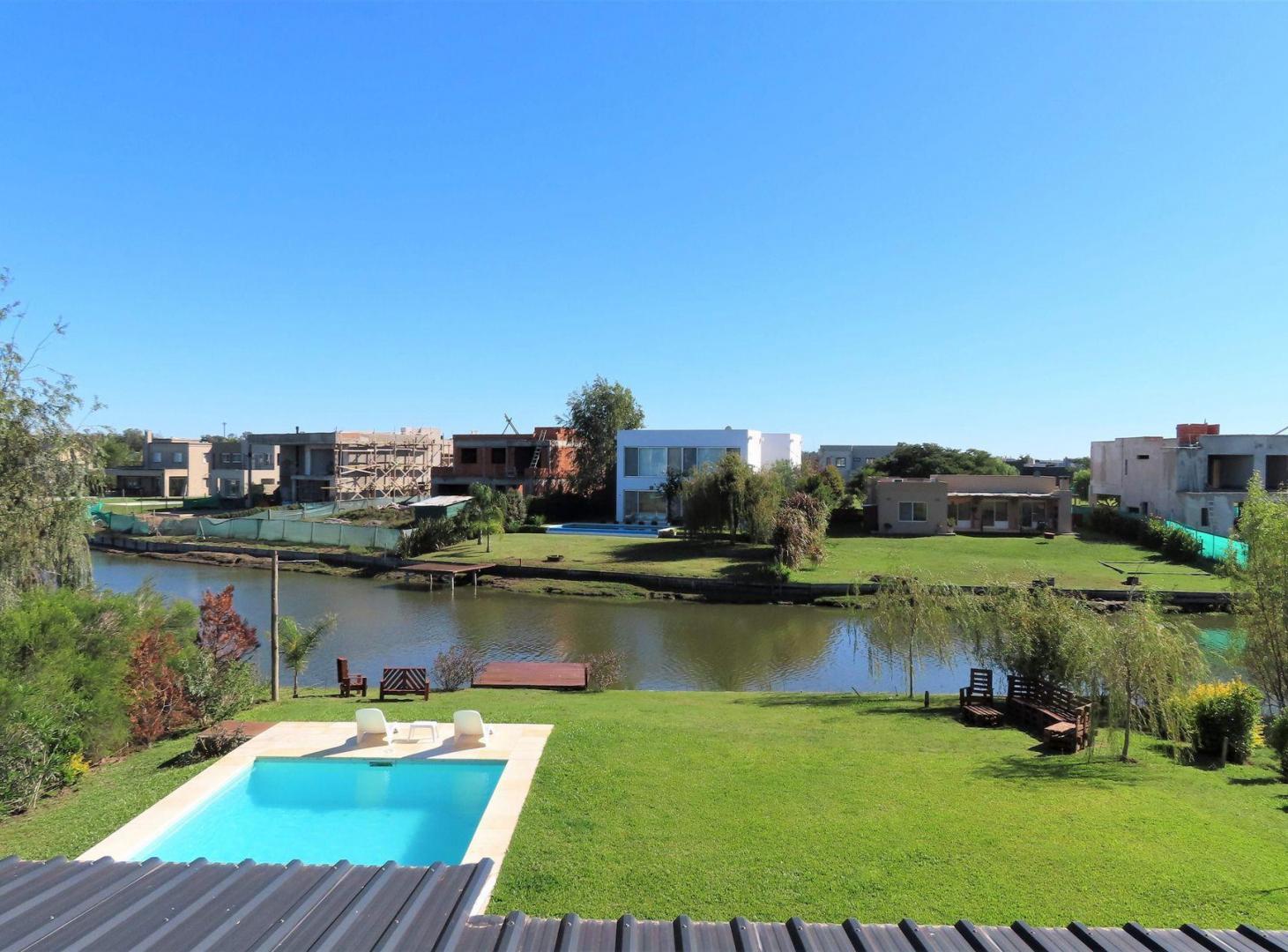 Foto de Venta Casa 4 Domitorios a la Laguna en El Cantón, imagen 2