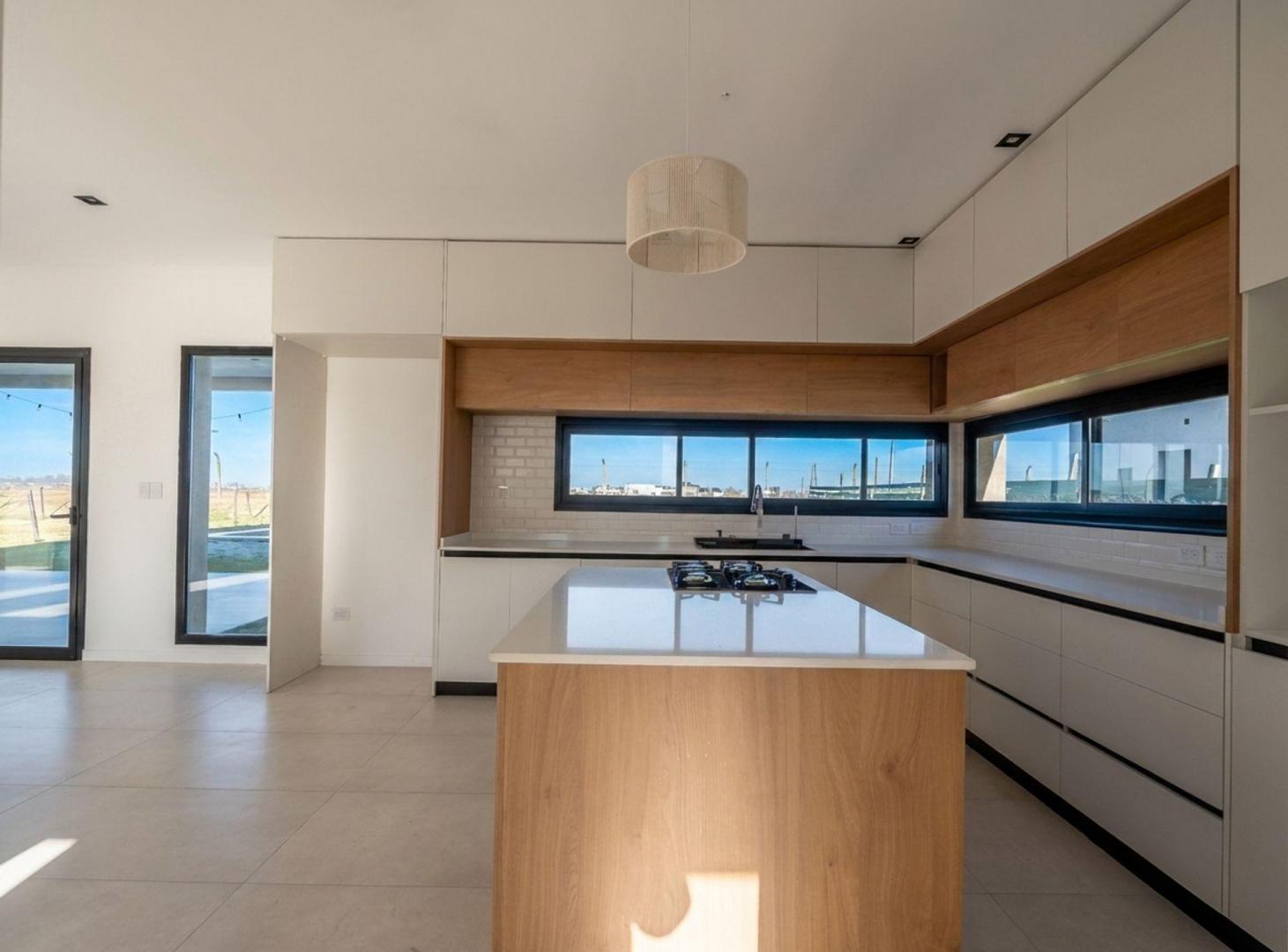 Foto de Casa en Venta 5 amb en Ares 1, San Sebastian, imagen 3