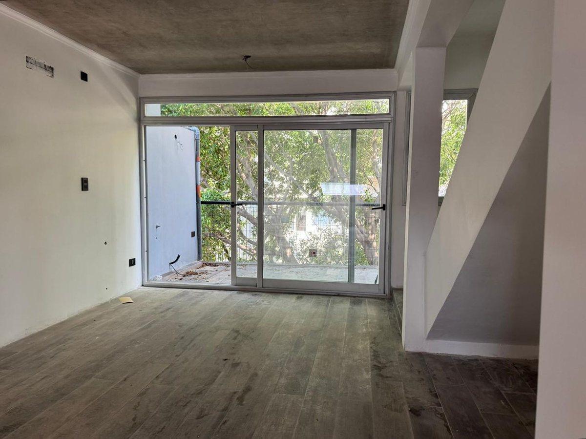 Foto de VENTA 3 ambientes DUPLEX Coghlan Balcon TERRAZA, imagen 2