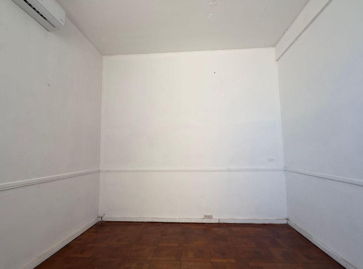 Foto de OFICINA/ESTUDIO EN VENTA, A REFECCIONAR., imagen 4